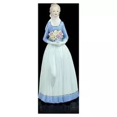 Сувенир "Джулия с розами"