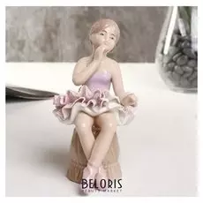 Сувенир фарфор "Балерина на пуфике" розовый 10х8х13.5 см