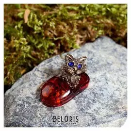 Сувенир из латуни и янтаря "Кошечка в тапке"