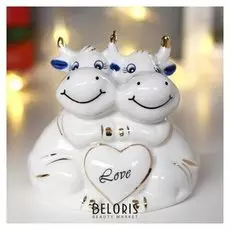 Сувенир керамика "Белые бычки с сердечком" синие ушки 10,7х11х6,5 см