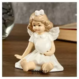 Сувенир керамика "Девочка-ангел в белом платье с сердцем" 10х7,8х10,1 см