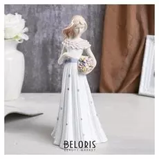 Сувенир керамика "Девушка в платье с бантом и воротом-рюшами, с цветами" 29х13,5х13,5 см