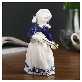 Сувенир керамика "Малышка с мондолиной" кобальт 13,5х6,5х6,5 см