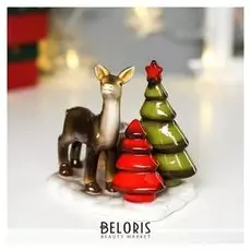 Сувенир керамика подсвечник "Оленёнок с ёлочками (Зелёная и красная)" 11,8х9х11,8 см