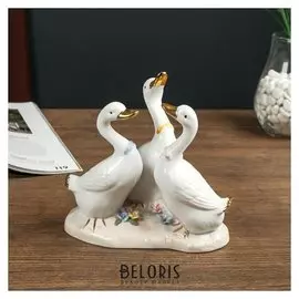 Сувенир керамика "Три утки на лужайке" белый с золотом 16х10,5х16,5 см