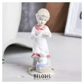 Сувенир "Маленькая девочка с поросёнком" 15,5х8х6,3 см