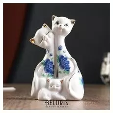 Сувенир под фарфор "Две кошки с котёнком"