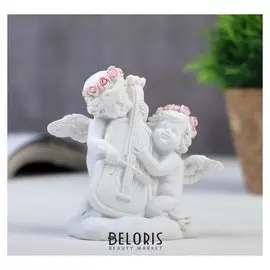 Сувенир полистоун "Белоснежные ангелы в розовых веночках с контрабасом" 9х9х5,5 см