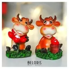 Сувенир полистоун "Бычок на лужайке с цветком" 7х4,3х5 см