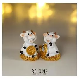 Сувенир полистоун "Бычок на монетах" 4х3,2х2,8 см