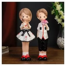 Сувенир полистоун "Девочка/мальчик в белом наряде с красной отделкой" 26,5х10,5х10 см