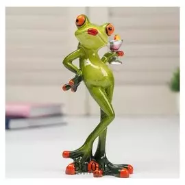 Сувенир полистоун лак "Лягушка с бокалом вина" 15,5х7,5х8,3 см