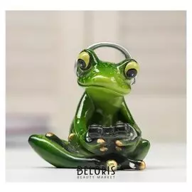 Сувенир полистоун лак "Лягушонок играет в приставку" 8х7х8 см