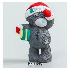 Сувенир полистоун "Медвежонок Me To You новогодний в колпаке с подарком" 6,5х7 см