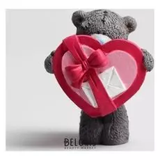 Сувенир полистоун "Медвежонок Me To You с сердцем-коробкой" 6,5х7 см