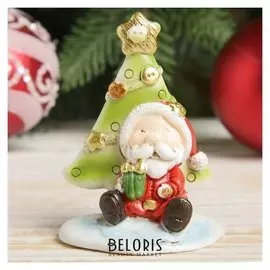 Сувенир полистоун "Мини Дед мороз с ёлочкой" 7х2,5х5 см