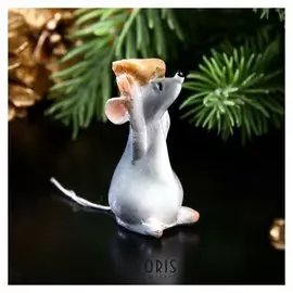 Сувенир полистоун миниатюра "Мышонок с зёрнышком"