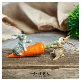 Сувенир полистоун миниатюра "Зайчата с морковкой - тяни, толкай" 5х14,5х4 см