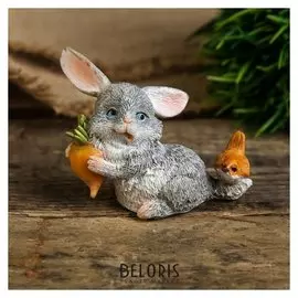 Сувенир полистоун миниатюра "Зайка с морковкой с птичкой на хвосте" 5х4,5х6,5 см