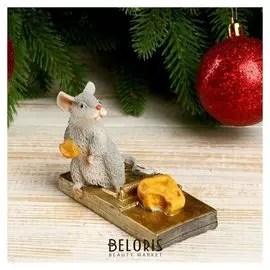 Сувенир полистоун "Мышка и мышеловка с сыром" 7,5х5,6х9,7 см