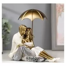 Сувенир полистоун романтика "Влюблённые целуются под зонтом" беж 18х10х18 см