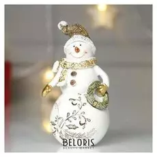 Сувенир полистоун "Снеговичок с рождественским венком в золотом шарфе" 13х6,5х7 см