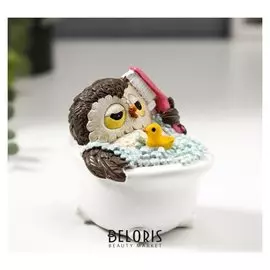 Сувенир полистоун "Совёнок принимает ванну" 8,3х6,5х9 см