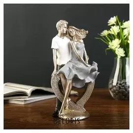 Сувенир полистоун "Влюблённые на сердце" 23,5х12х9 см