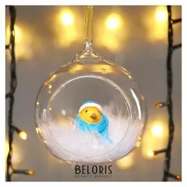 Сувенир полистоун в шарике "Птичка в колпаке и вязанном шарфе"