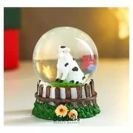 Сувенир полистоун водяной шар "Коровка в загоне" 6,3х4,8х5 см