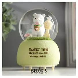 Сувенир полистоун водяной шар музыка "Зайка/мишка садовод" крутится 15,5х10х10 см