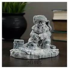 Сувенир "Рыбак у лунки" 9,5см