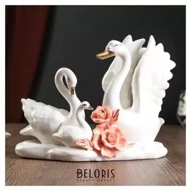 Сувенир "Семейство белых лебедей с цветами" 18х22х12,5 см