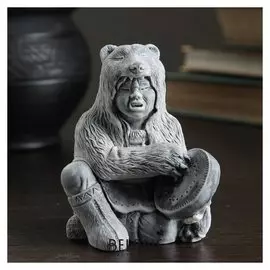 Сувенир "Шаман в шкуре медведя с бубном" 8,5см