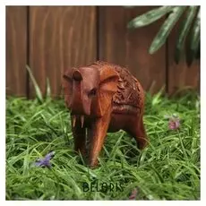 Сувенир "Слон — вперёд" резной