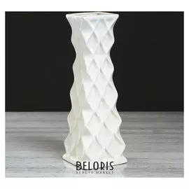 Ваза настольная "Пирамида", белая, 27 см