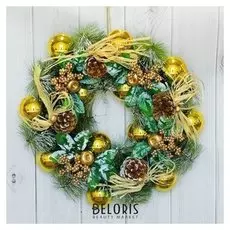 Венок новогодний D-34 см "Шишки и белёные листики"