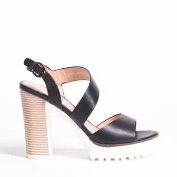 Черные кожаные босоножки Calipso