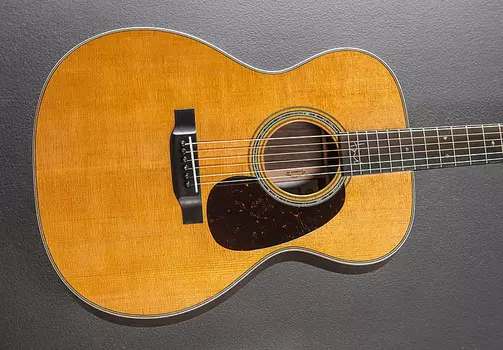 000-28 Брук Лигертвуд Martin 000-28 Brooke Ligertwood