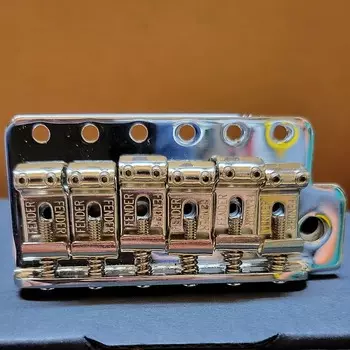 005-4619-000 Блок тремоло для страт-гитары Fender Mexi Vintage Spaced Strat 005-4619-000 Fender Mexi Vintage Spaced Strat Guitar Tremolo Bridge Block