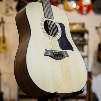 12-струнная акустическая/электрическая гитара Taylor 150e Dreadnought с сумкой для переноски