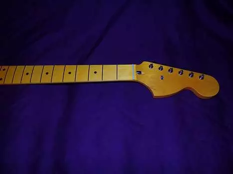 21 лад 70-х Closet Classic vintage Stratocaster Allparts Fender Licensed Maple Neck Fender Licensed Stratocaster Neck