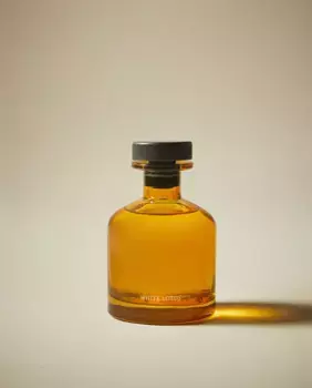 (250 мл) диффузоры из язычка белого лотоса Zara Home, яркий красный