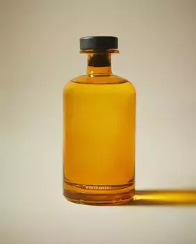 (500 мл) диффузоры из язычка белого лотоса Zara Home, яркий красный