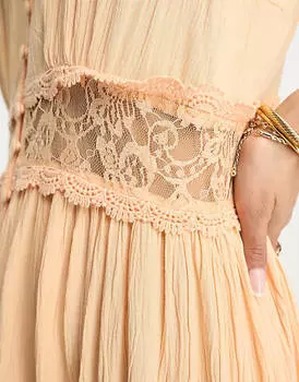 Абрикосовое платье макси на бретельках с кружевными вставками YAS