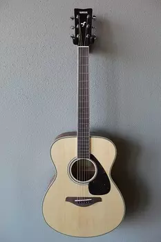 Абсолютно новая концертная акустическая гитара Yamaha FS820 со стальными струнами и сумкой для переноски - натуральная