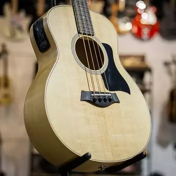 Акустическая/электрическая бас-гитара Taylor GS Mini-e Maple с жесткой сумкой GS Mini Taylor GS Mini-e Maple Bass