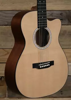 Акустическая/электрическая гитара Martin 000CJr-10E Natural с чехлом Martin 000CJr-10E /Electric Guitar w/ Gigbag