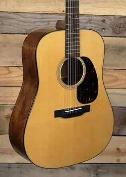 Акустическая/электрическая гитара Martin D-18E, натуральная, с футляром Martin D-18E /Electric Guitar w/ Case