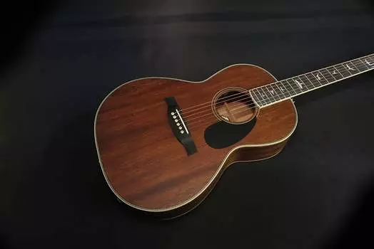 Акустическая электрогитара PRS SE P20E Parlor - винтажное красное дерево PRS SE P20e Parlor Vintage Mahogany
